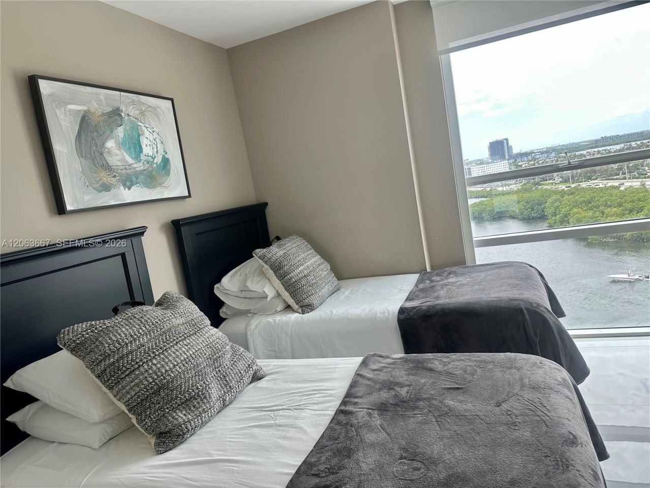 400 Sunny Isles Blvd , Unit 1401, Sunny Isles Beach, FL 33160 Photo