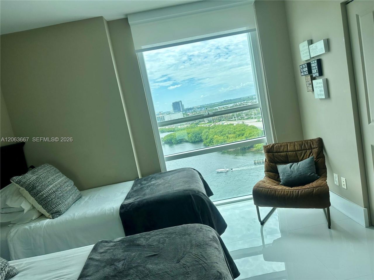 400 Sunny Isles Blvd , Unit 1401, Sunny Isles Beach, FL 33160 Photo