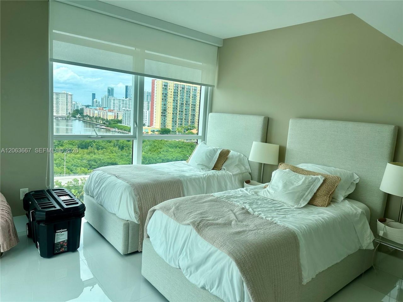 400 Sunny Isles Blvd , Unit 1401, Sunny Isles Beach, FL 33160 Photo