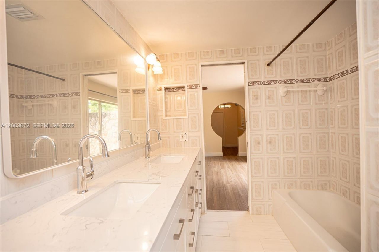5613 Pierce St, Unit 1, Hollywood, FL 33021 Photo