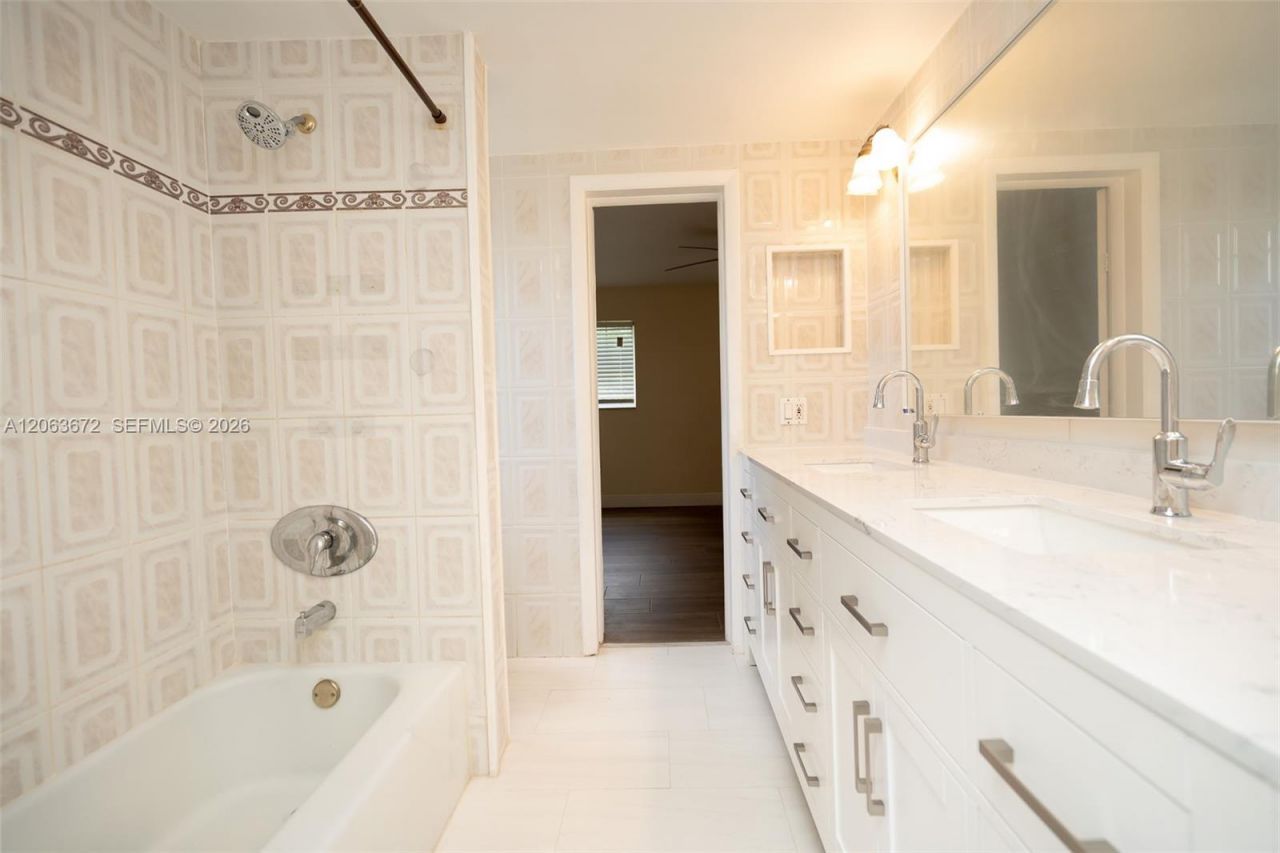 5613 Pierce St, Unit 1, Hollywood, FL 33021 Photo