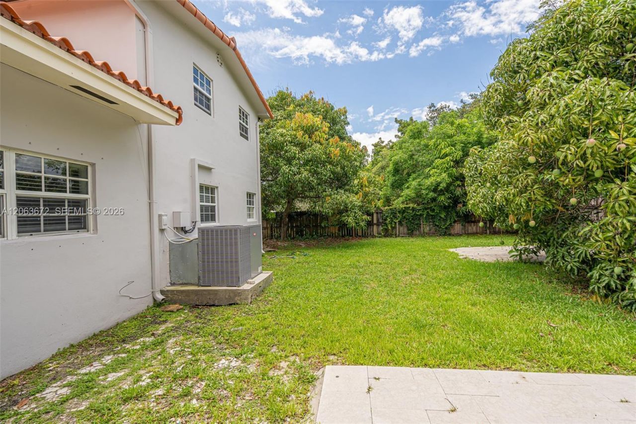 5613 Pierce St, Unit 1, Hollywood, FL 33021 Photo
