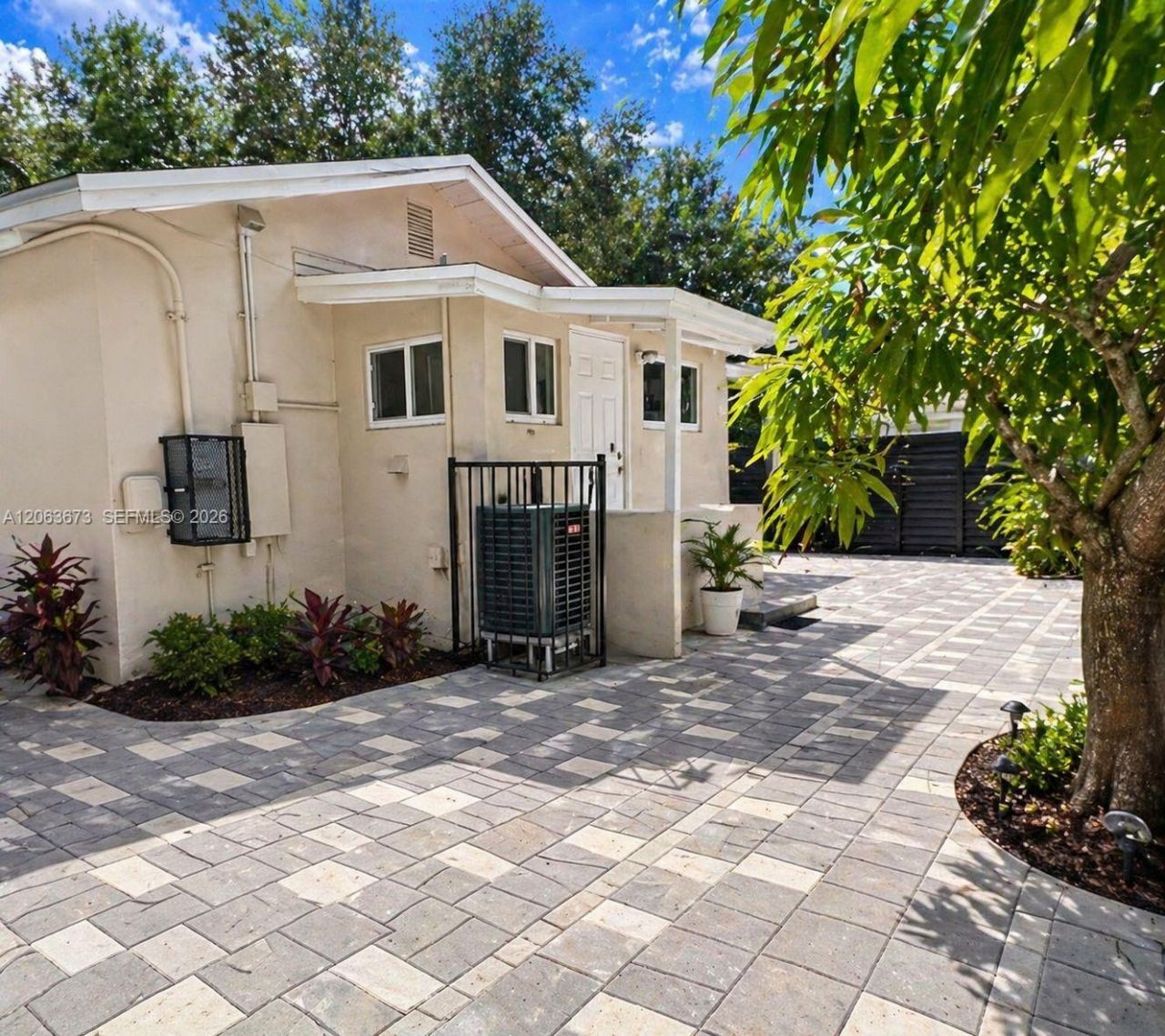 135 NW 68th St, Miami, FL 33150 Photo