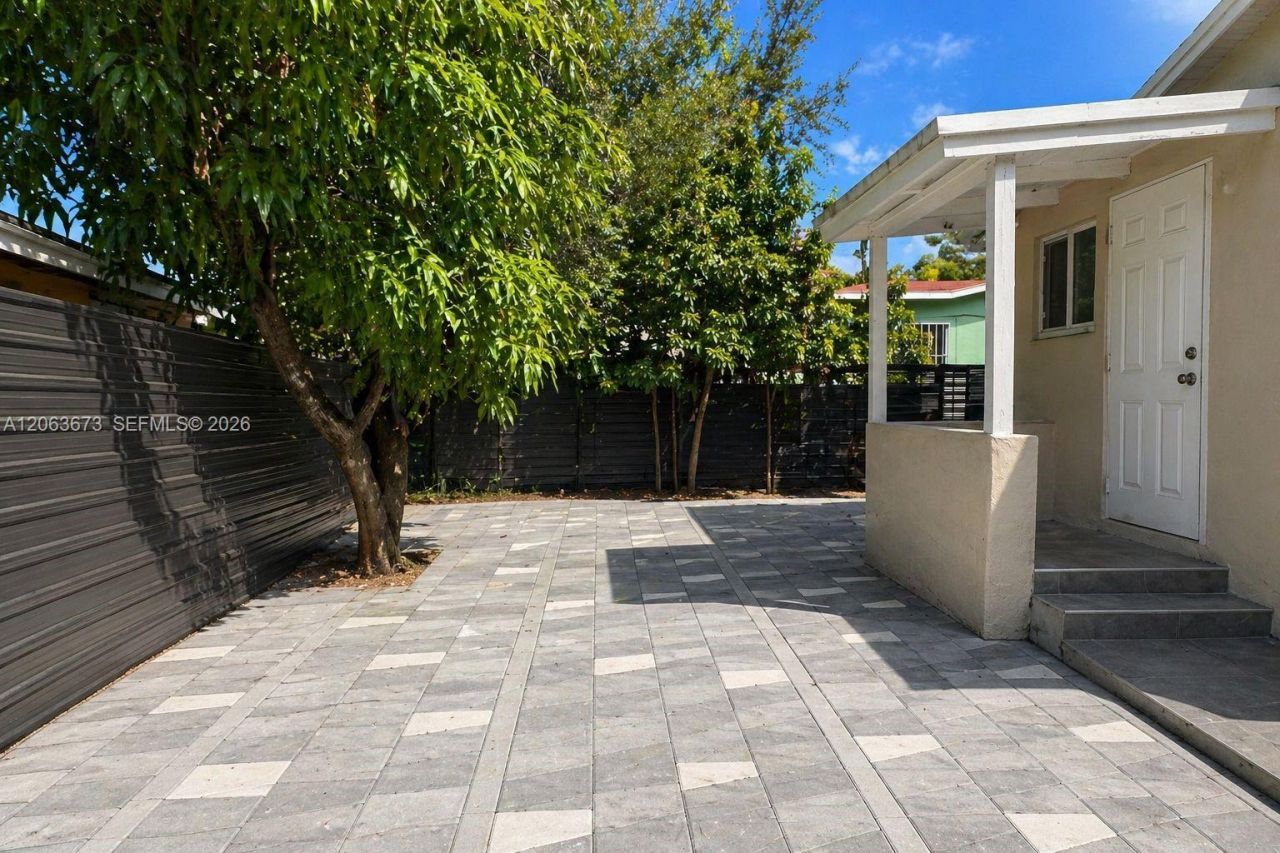 135 NW 68th St, Miami, FL 33150 Photo