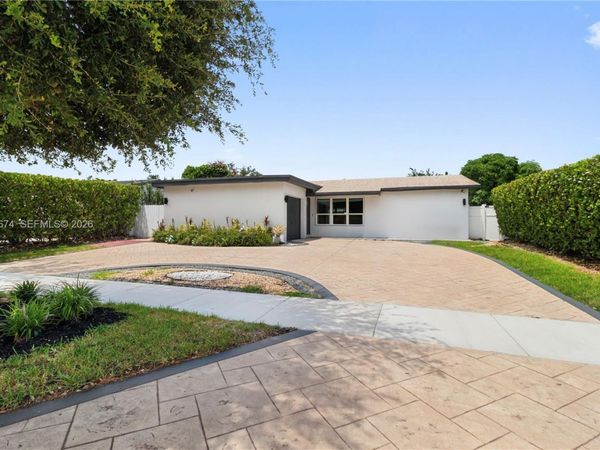 1150 N Douglas Rd , Pembroke Pines, FL 33024