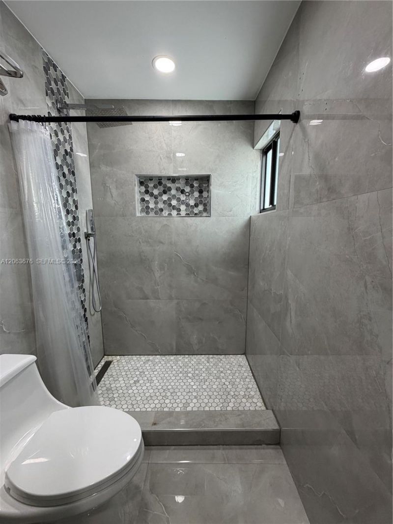 6445 NW 171st St, Hialeah, FL 33015 Photo