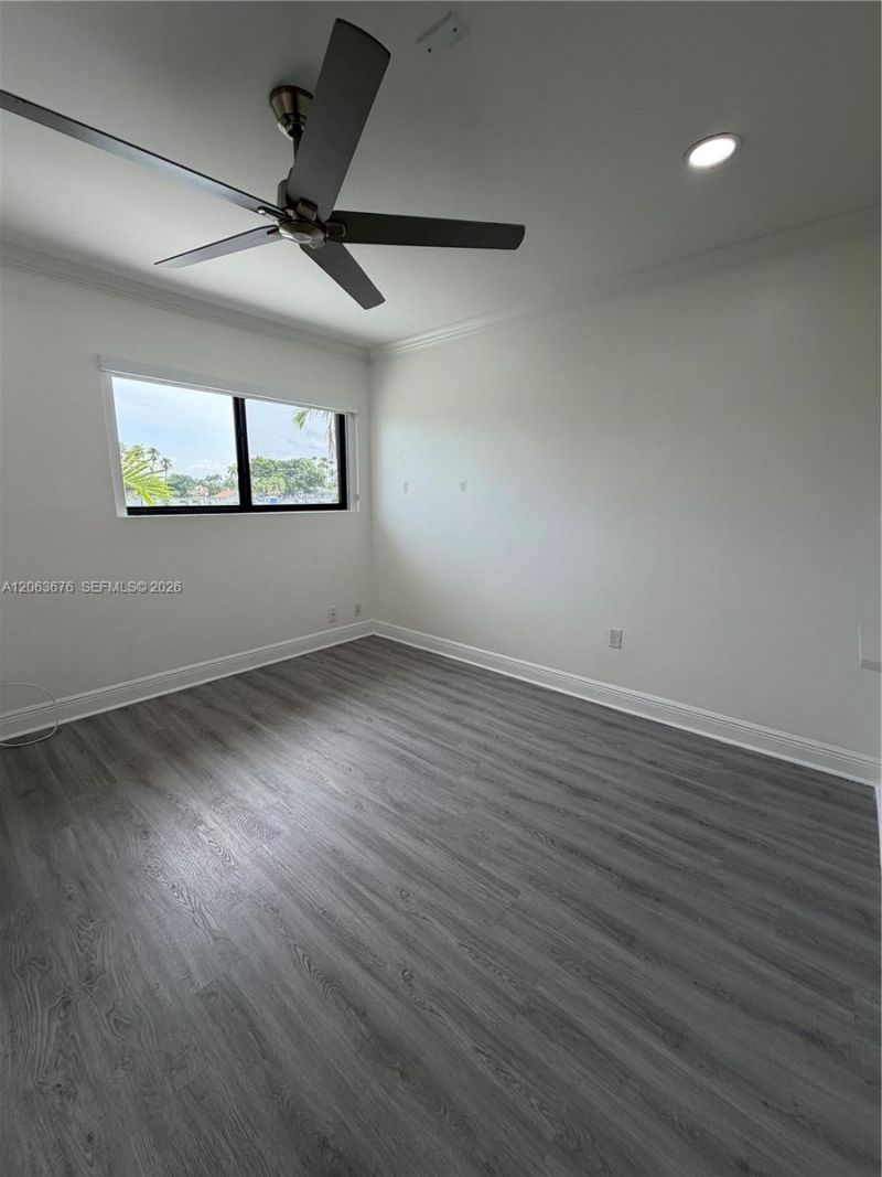6445 NW 171st St, Hialeah, FL 33015 Photo