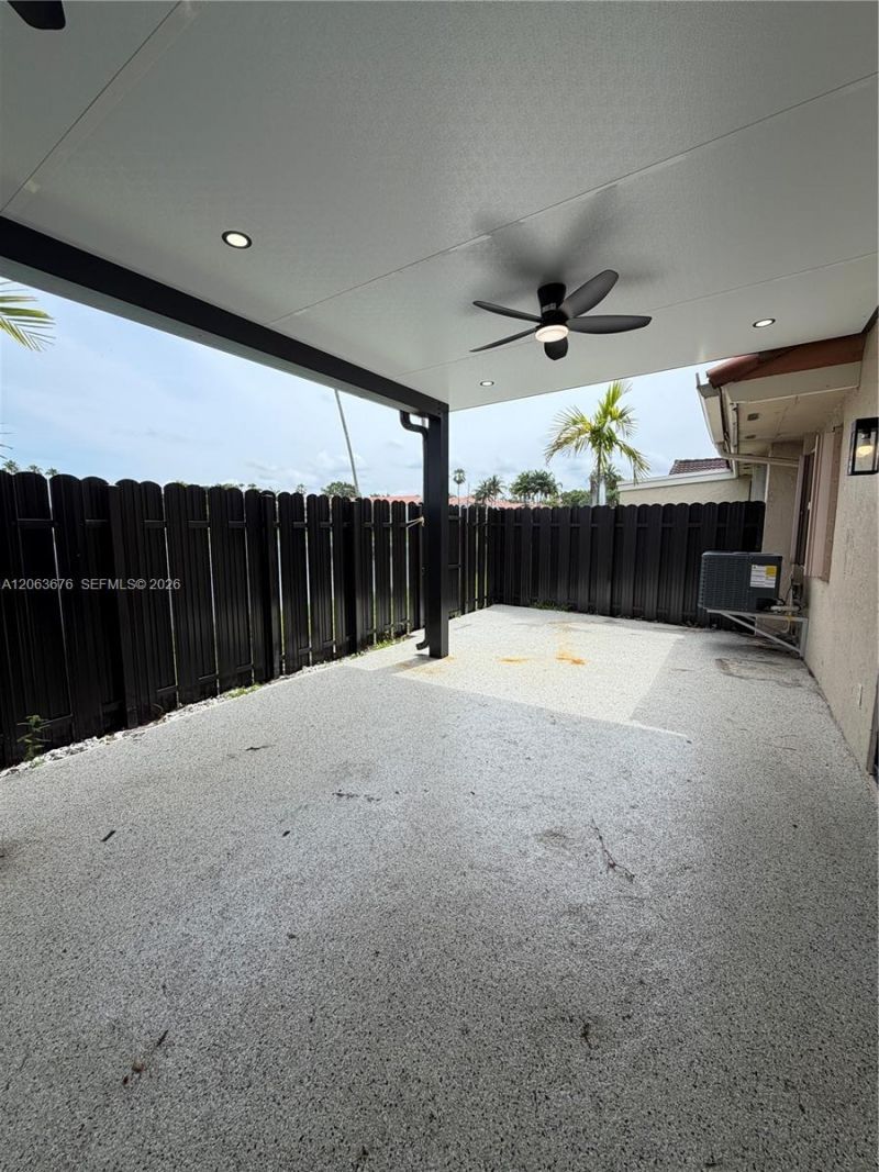 6445 NW 171st St, Hialeah, FL 33015 Photo