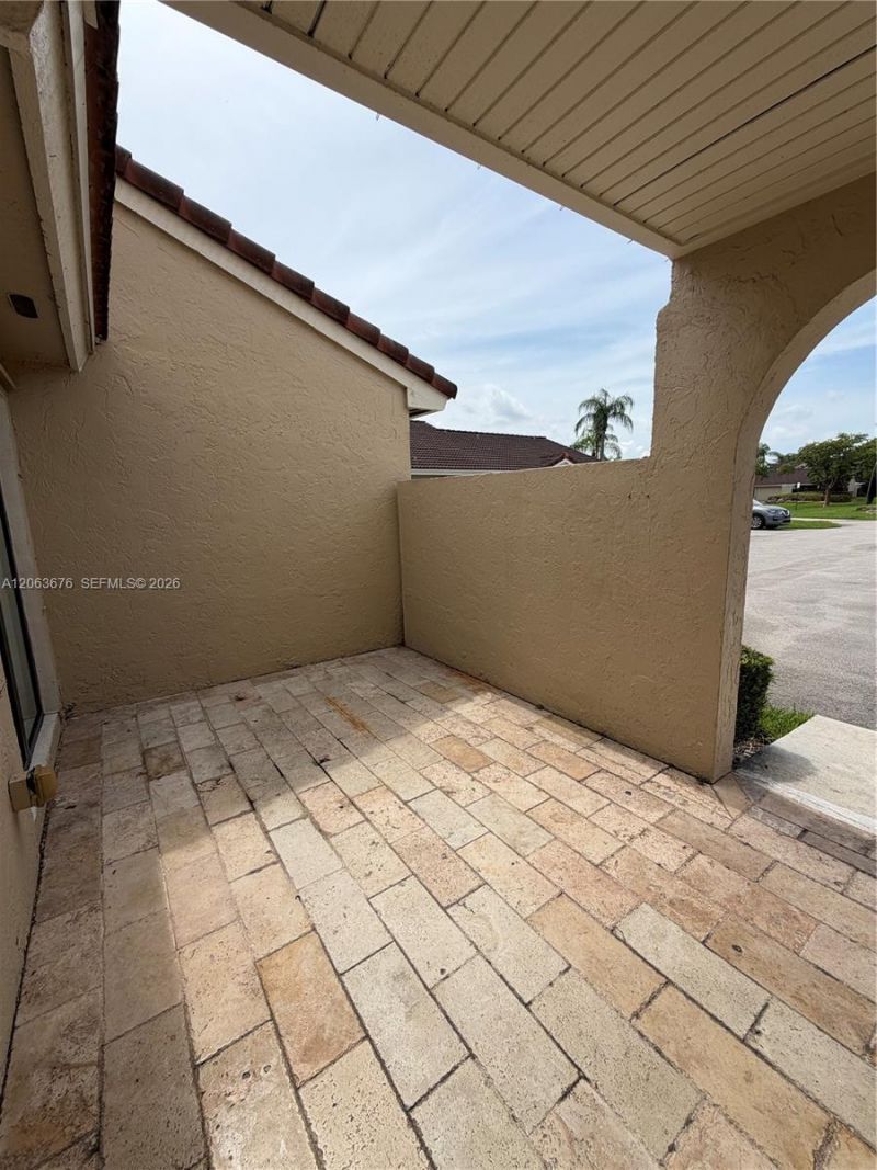 6445 NW 171st St, Hialeah, FL 33015 Photo