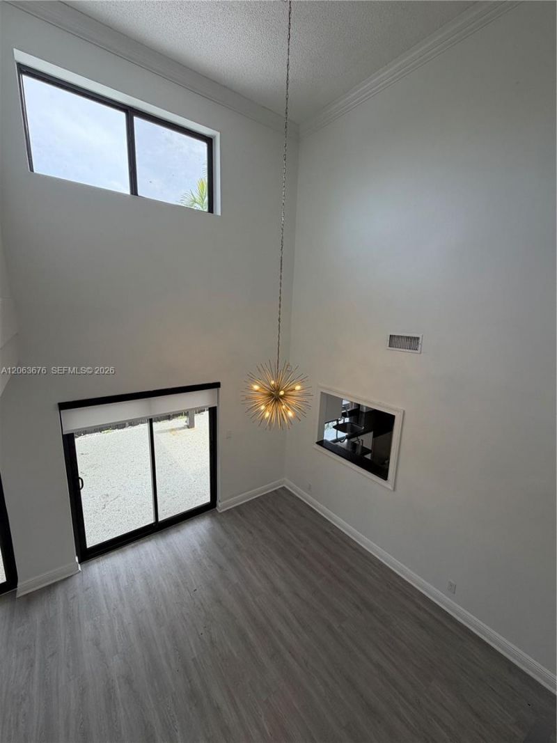 6445 NW 171st St, Hialeah, FL 33015 Photo