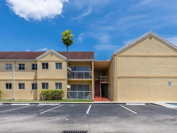 Unit 102, Miami, FL 33186