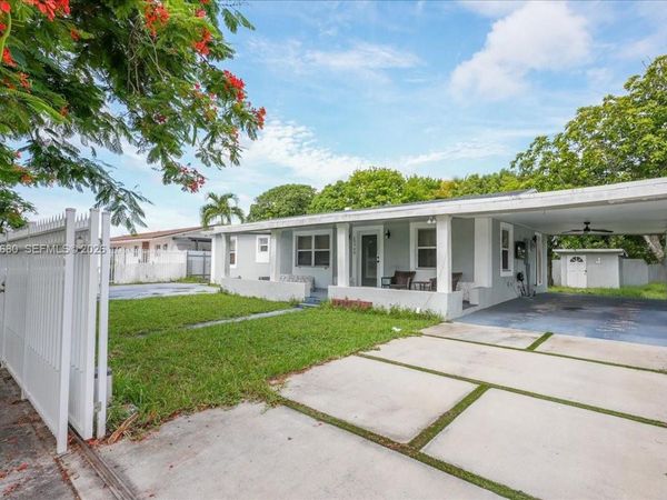 20340 NW 42nd Ave , Miami Gardens, FL 33055