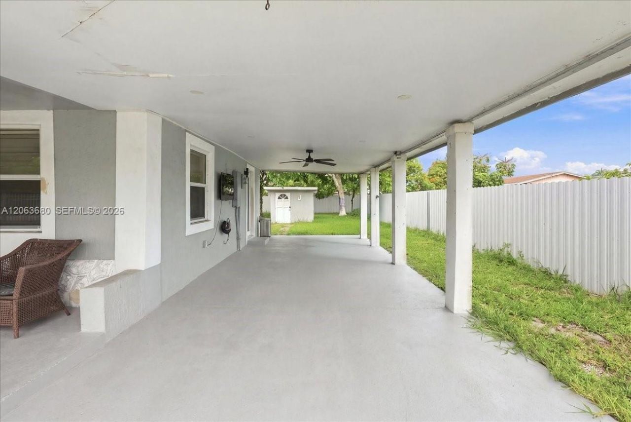 20340 NW 42nd Ave , Miami Gardens, FL 33055 Photo