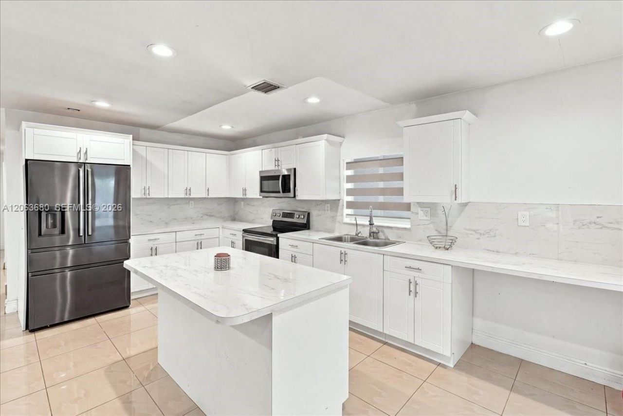 20340 NW 42nd Ave , Miami Gardens, FL 33055 Photo