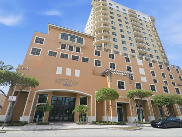4242 NW 2nd St , Unit 807, Miami, FL 33126
