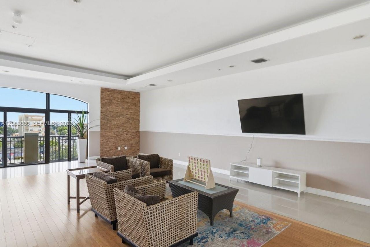 4242 NW 2nd St, Unit 807, Miami, FL 33126 Photo