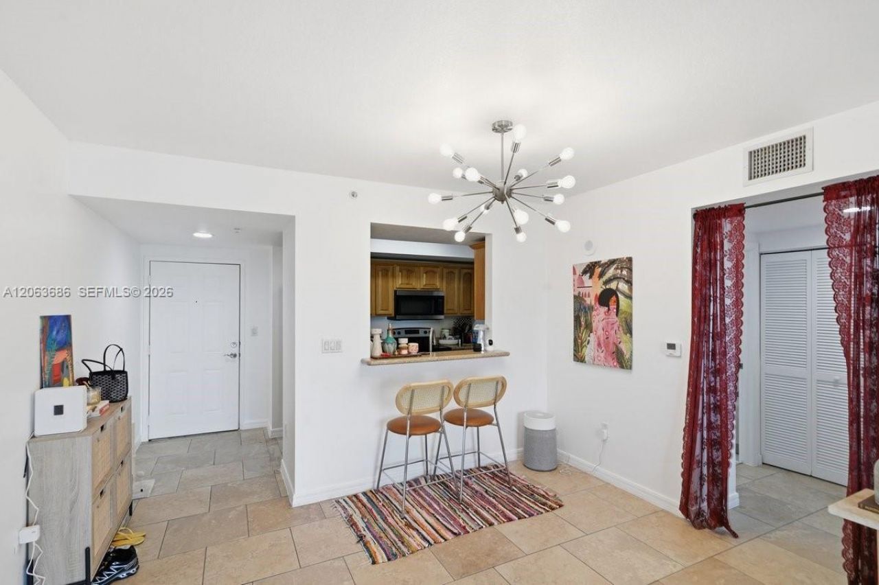 4242 NW 2nd St, Unit 807, Miami, FL 33126 Photo