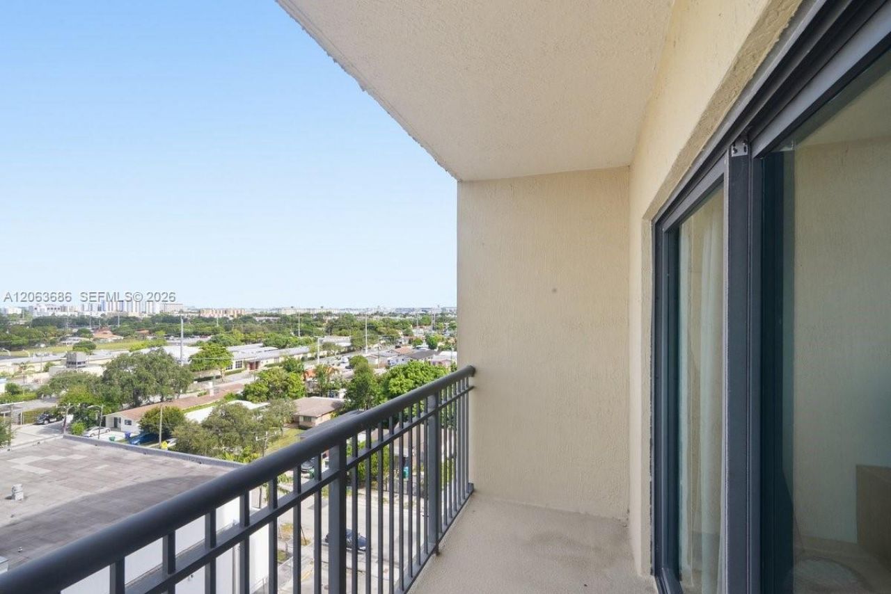 4242 NW 2nd St, Unit 807, Miami, FL 33126 Photo