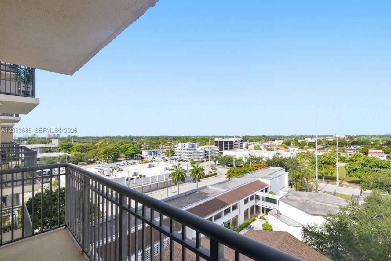 4242 NW 2nd St, Unit 807, Miami, FL 33126 Photo
