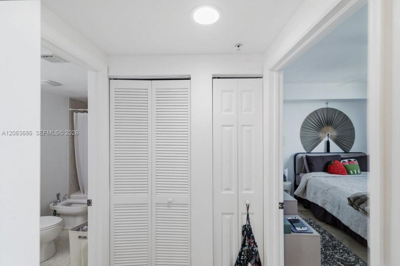 4242 NW 2nd St, Unit 807, Miami, FL 33126 Photo
