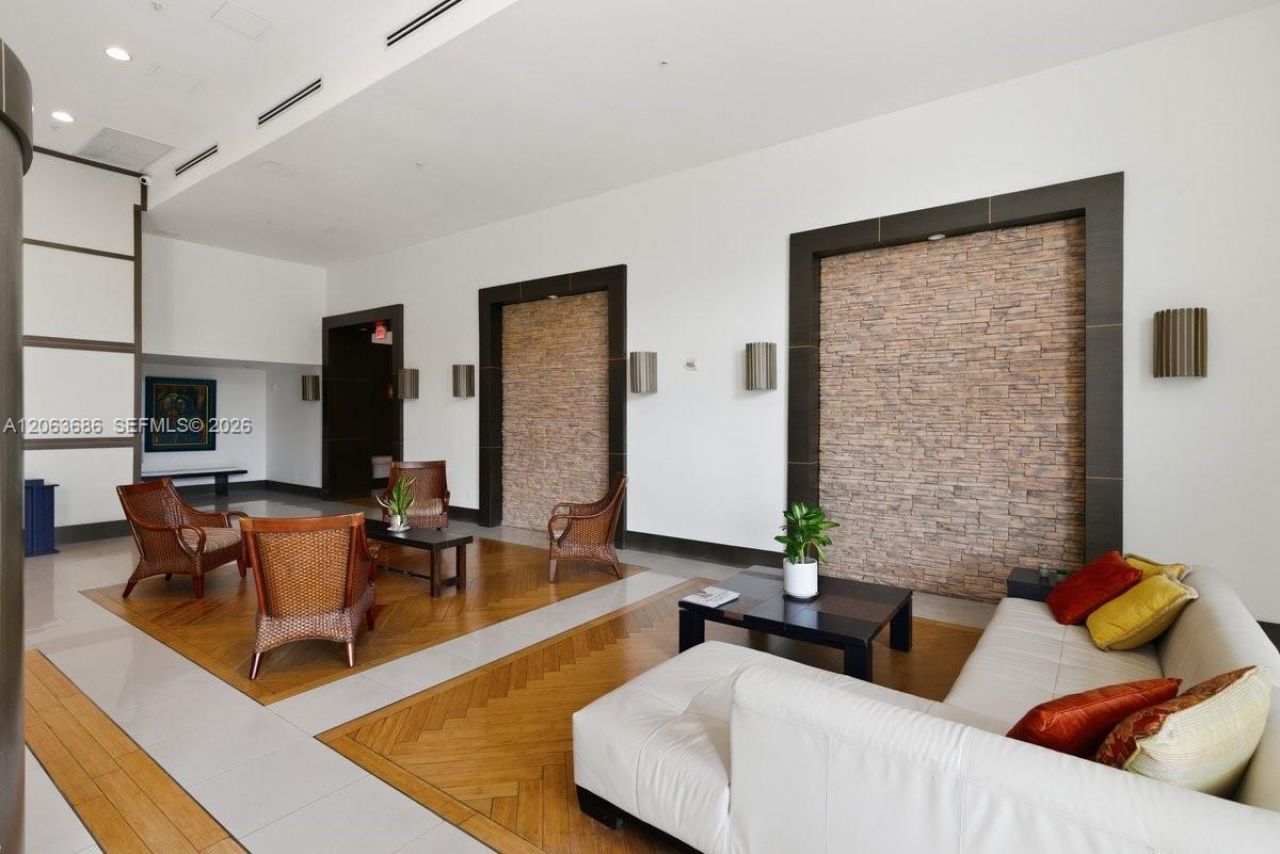 4242 NW 2nd St, Unit 807, Miami, FL 33126 Photo