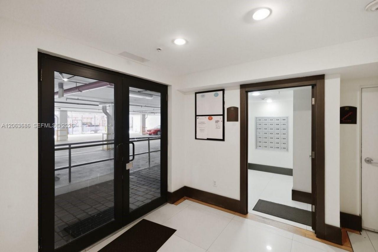 4242 NW 2nd St, Unit 807, Miami, FL 33126 Photo