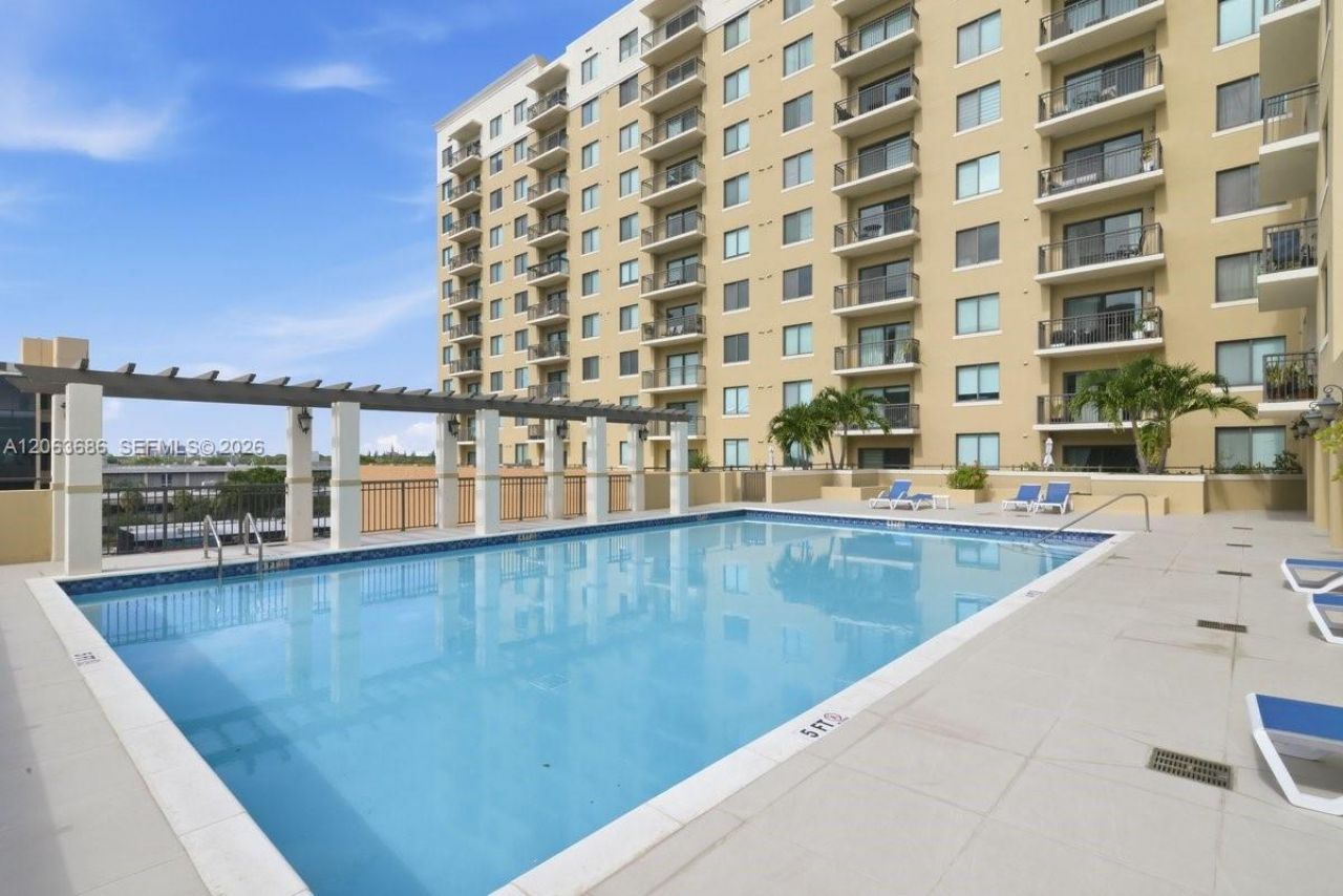 4242 NW 2nd St, Unit 807, Miami, FL 33126 Photo