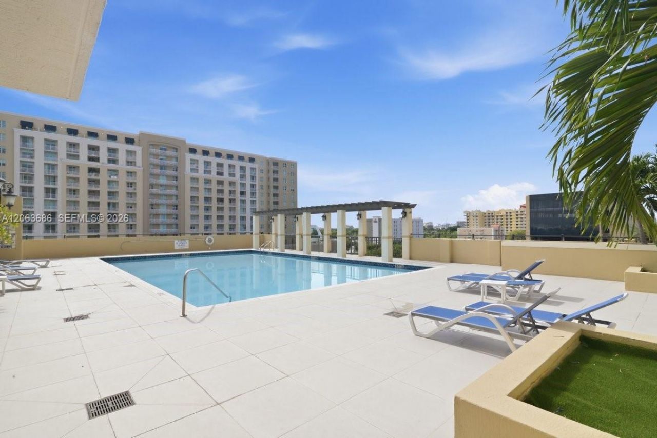 4242 NW 2nd St, Unit 807, Miami, FL 33126 Photo