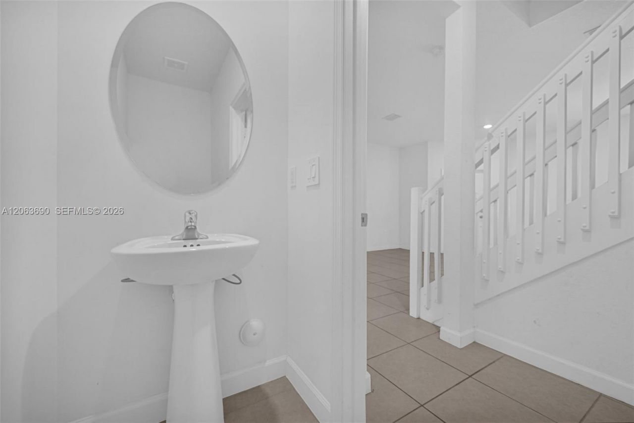 12429 NW 23rd Ct, Unit 12429, Miami, FL 33167 Photo