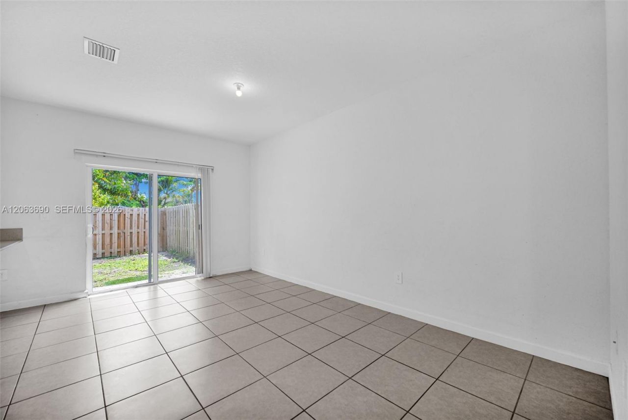 12429 NW 23rd Ct, Unit 12429, Miami, FL 33167 Photo