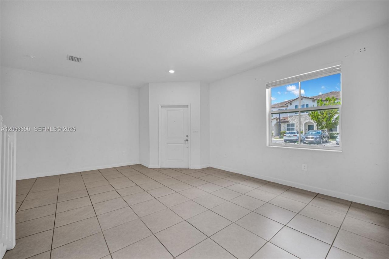 12429 NW 23rd Ct, Unit 12429, Miami, FL 33167 Photo
