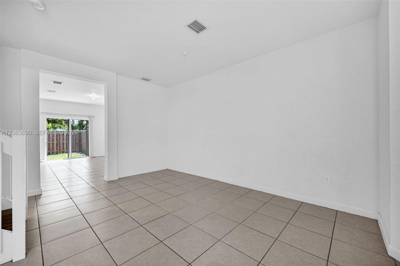 12429 NW 23rd Ct, Unit 12429, Miami, FL 33167 Photo