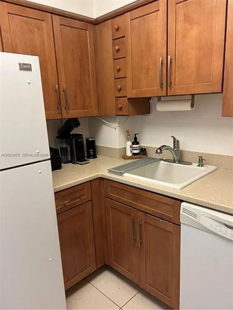7441 Wayne Ave, Unit 14D, Miami Beach, FL 33141 Photo