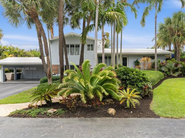 3721 NE 15th Ave , Oakland Park, FL 33334
