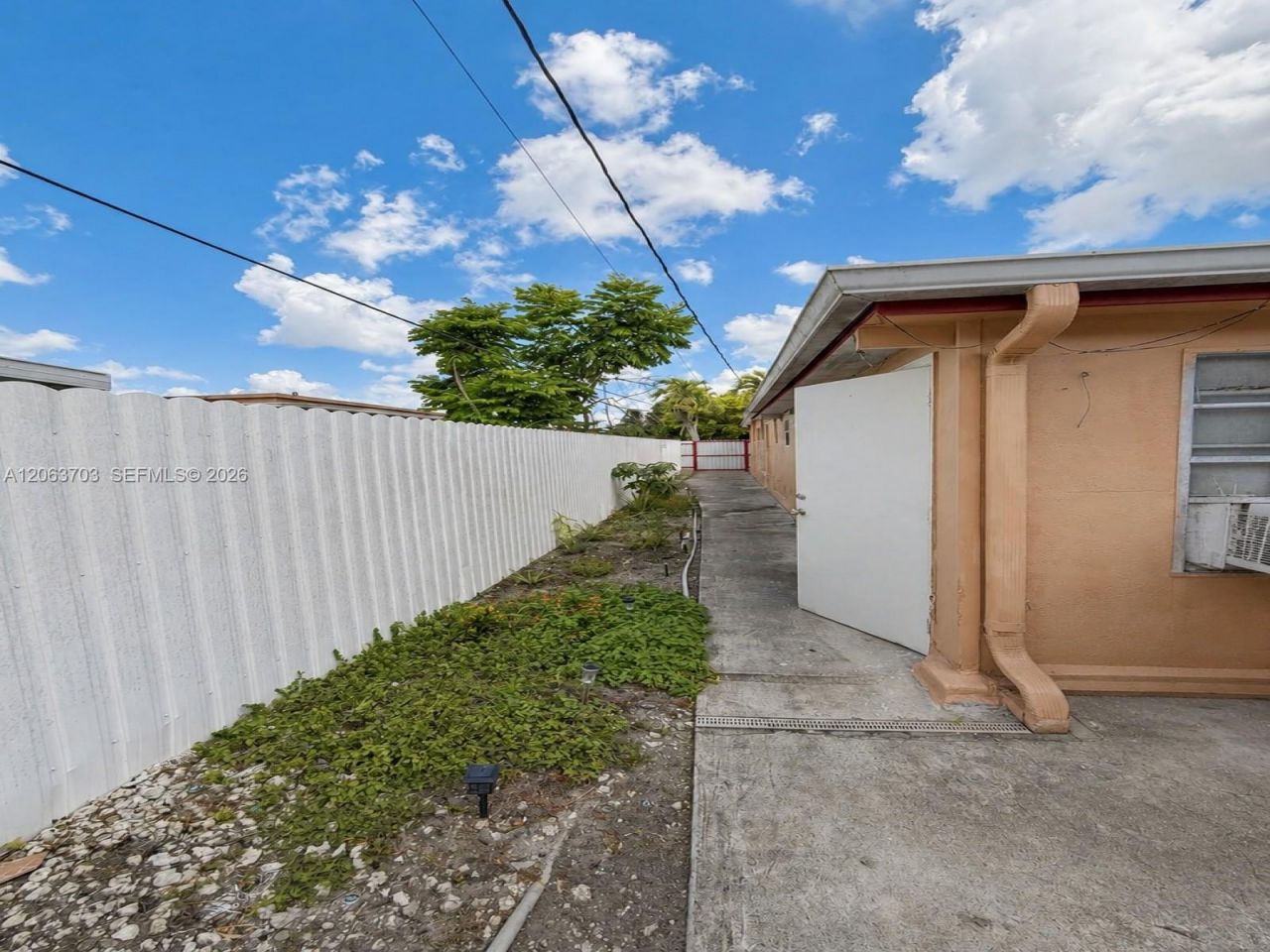 142 E 45th St, Hialeah, FL 33013 Photo