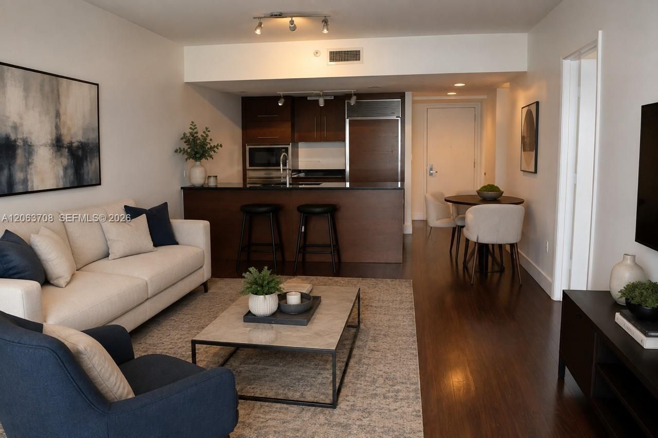 475 Brickell Ave , Unit 1814, Miami, FL 33131 Photo