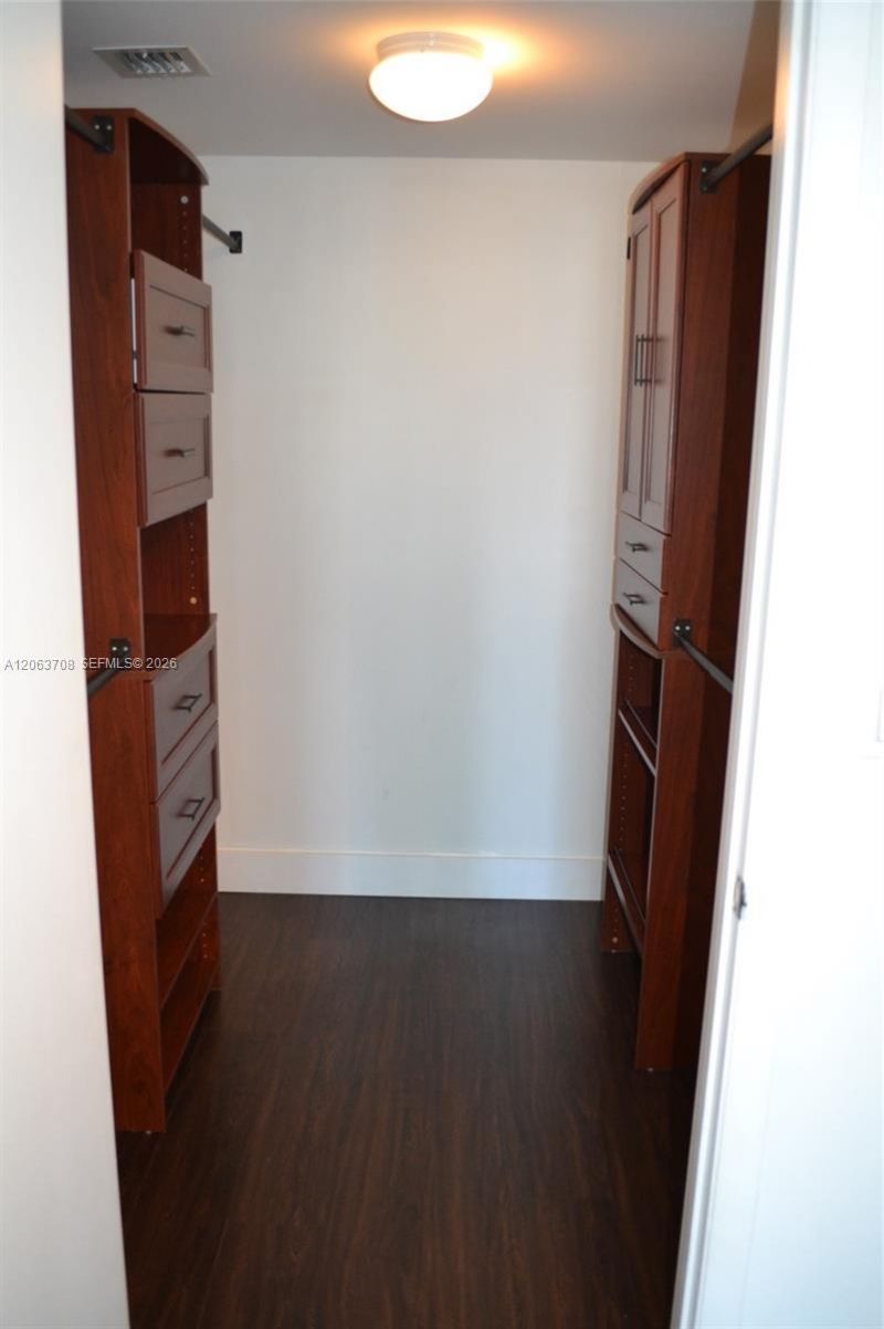 475 Brickell Ave , Unit 1814, Miami, FL 33131 Photo