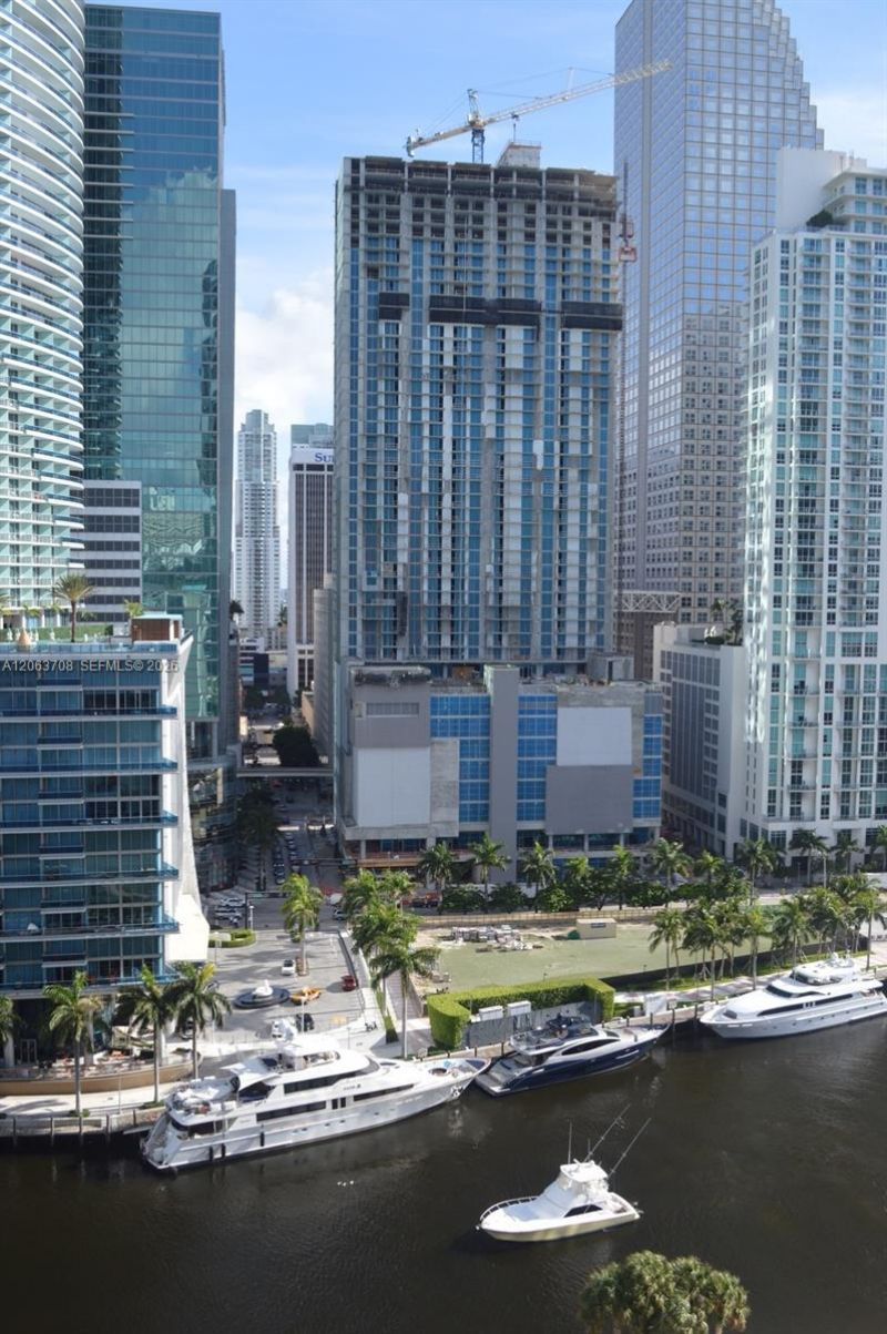 475 Brickell Ave , Unit 1814, Miami, FL 33131 Photo