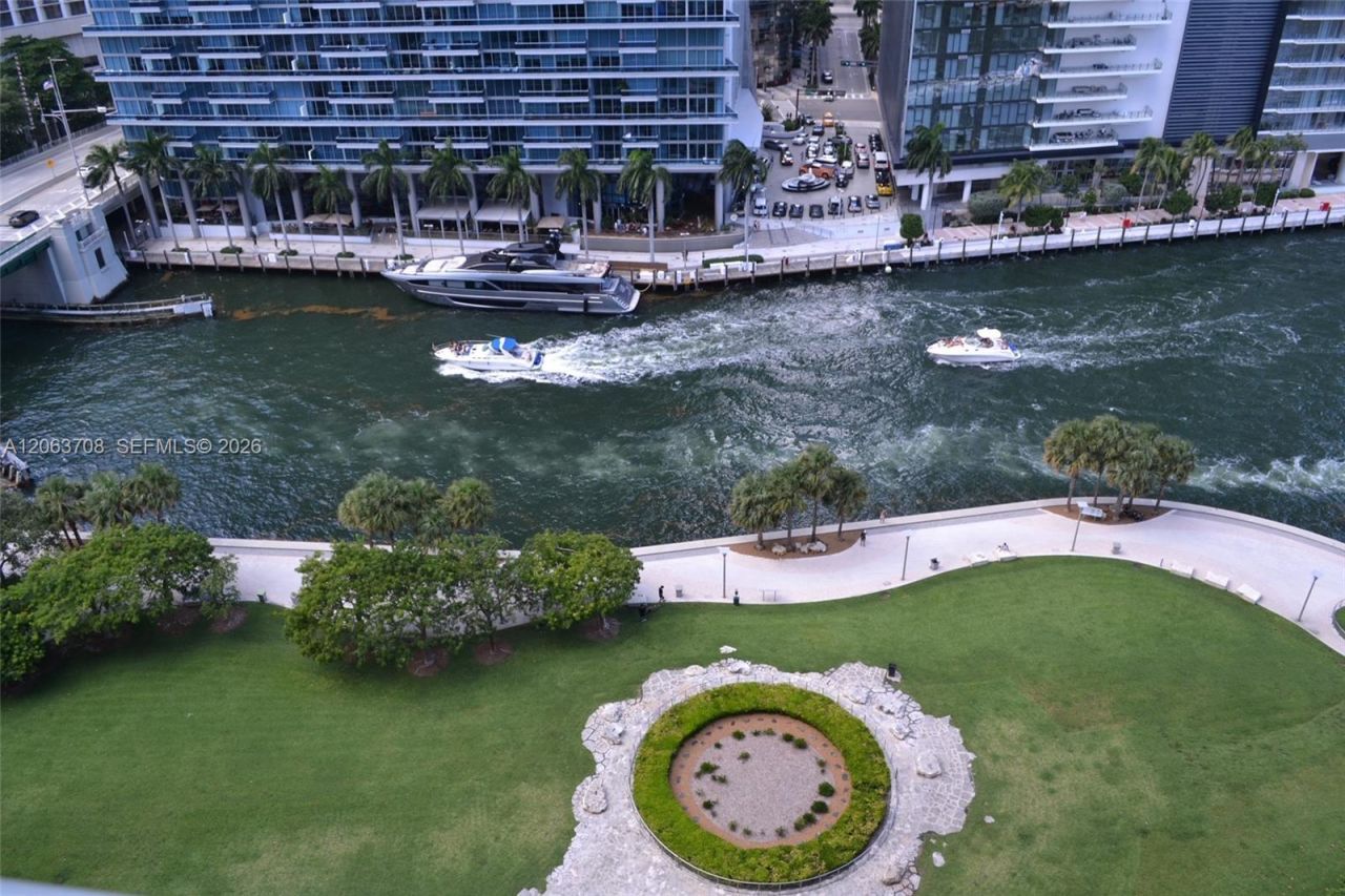 475 Brickell Ave , Unit 1814, Miami, FL 33131 Photo