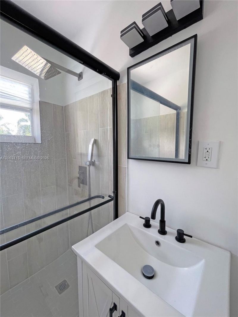 1606 NW 12th Ave, Fort Lauderdale, FL 33311 Photo