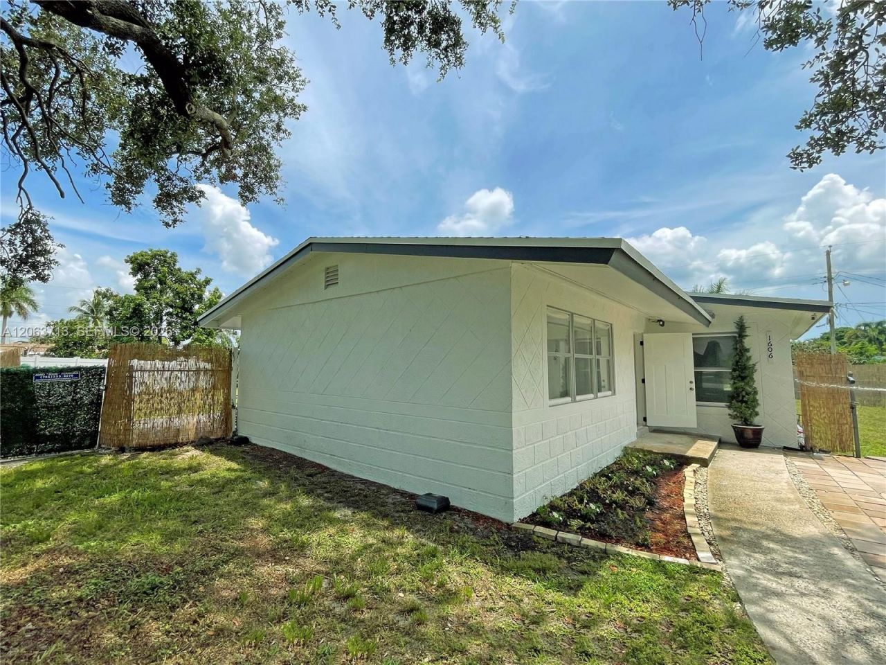1606 NW 12th Ave, Fort Lauderdale, FL 33311 Photo