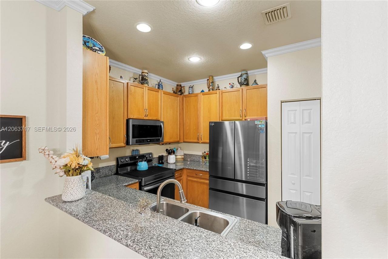 9052 Plymouth Pl, Unit 9052, Tamarac, FL 33321 Photo