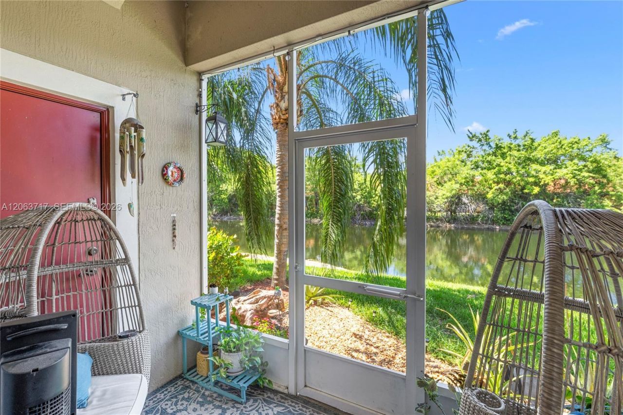 9052 Plymouth Pl, Unit 9052, Tamarac, FL 33321 Photo