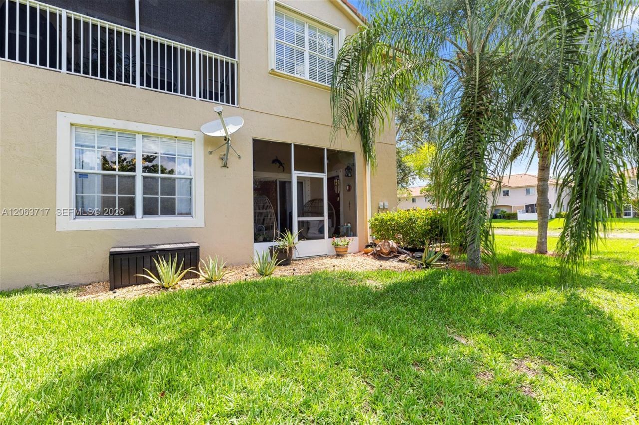 9052 Plymouth Pl, Unit 9052, Tamarac, FL 33321 Photo