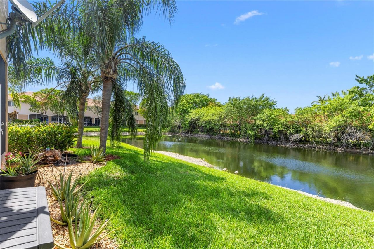 9052 Plymouth Pl, Unit 9052, Tamarac, FL 33321 Photo