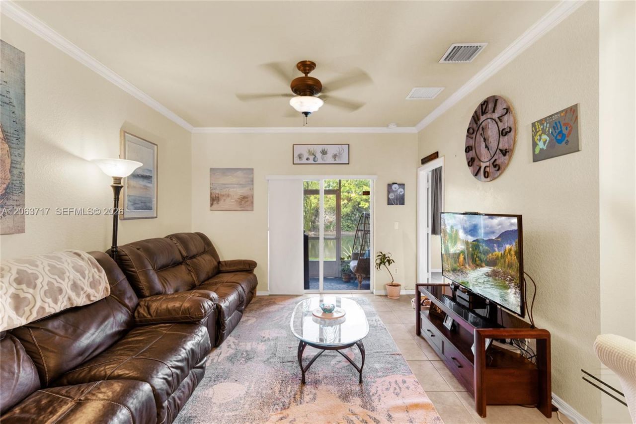 9052 Plymouth Pl, Unit 9052, Tamarac, FL 33321 Photo
