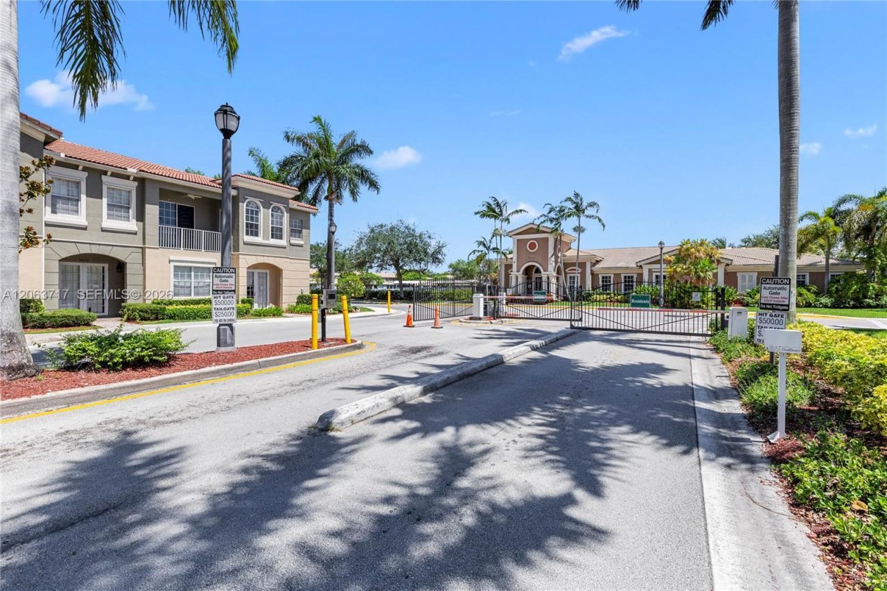 9052 Plymouth Pl, Unit 9052, Tamarac, FL 33321 Photo
