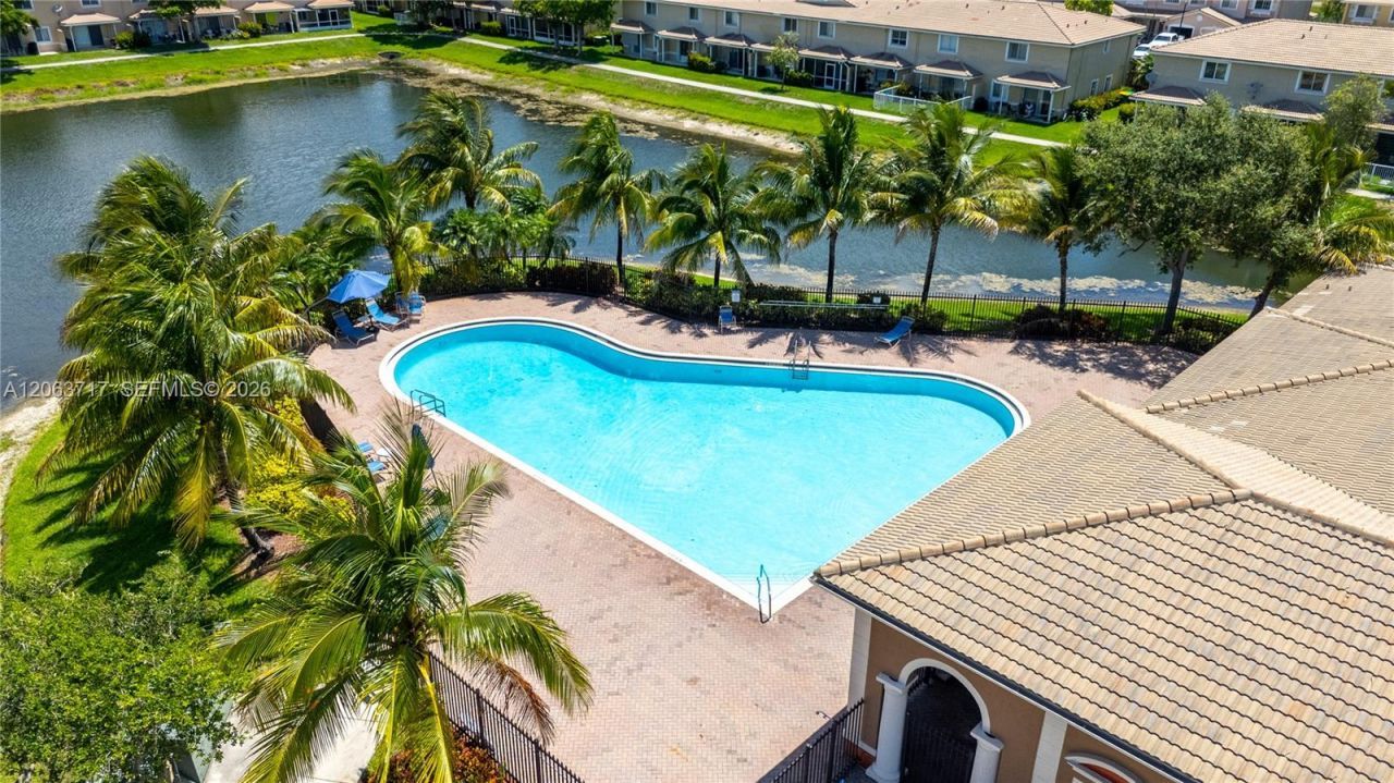 9052 Plymouth Pl, Unit 9052, Tamarac, FL 33321 Photo