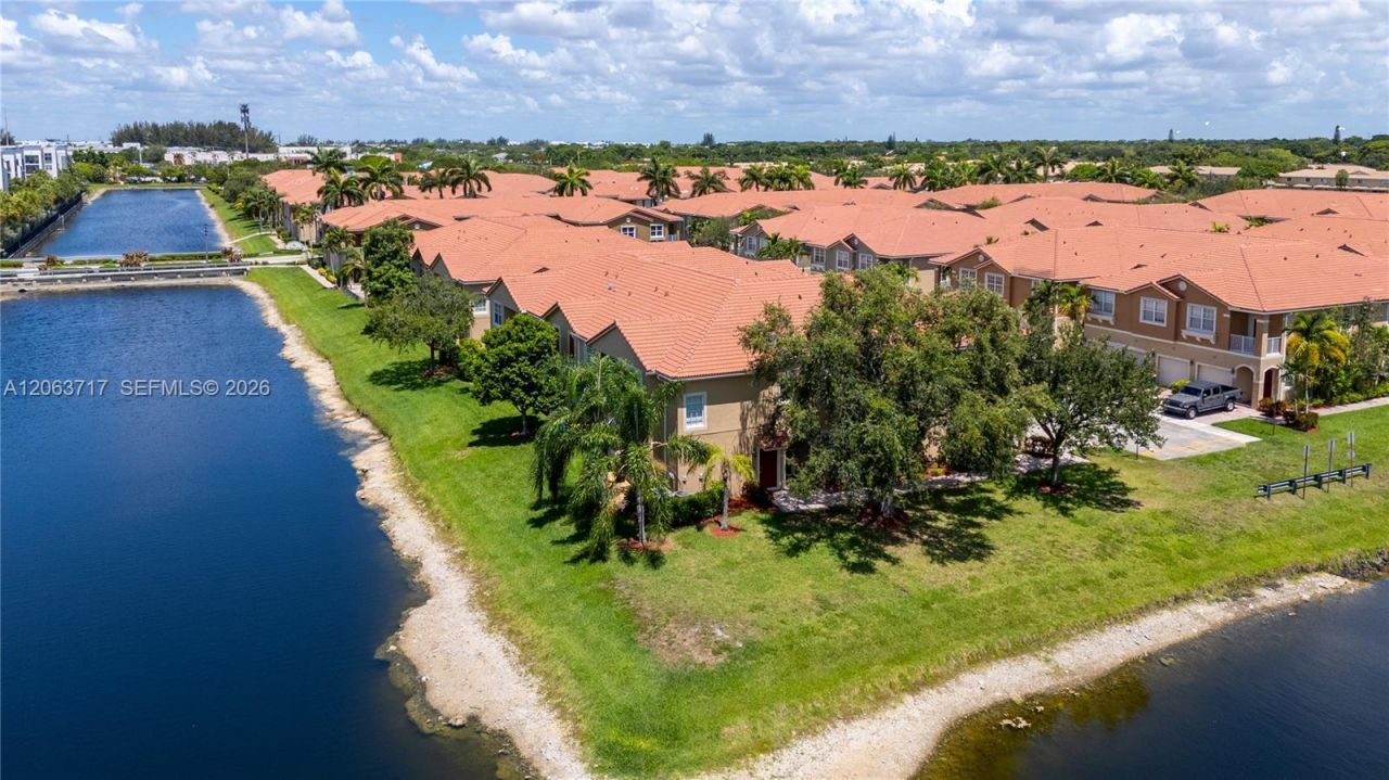 9052 Plymouth Pl, Unit 9052, Tamarac, FL 33321 Photo