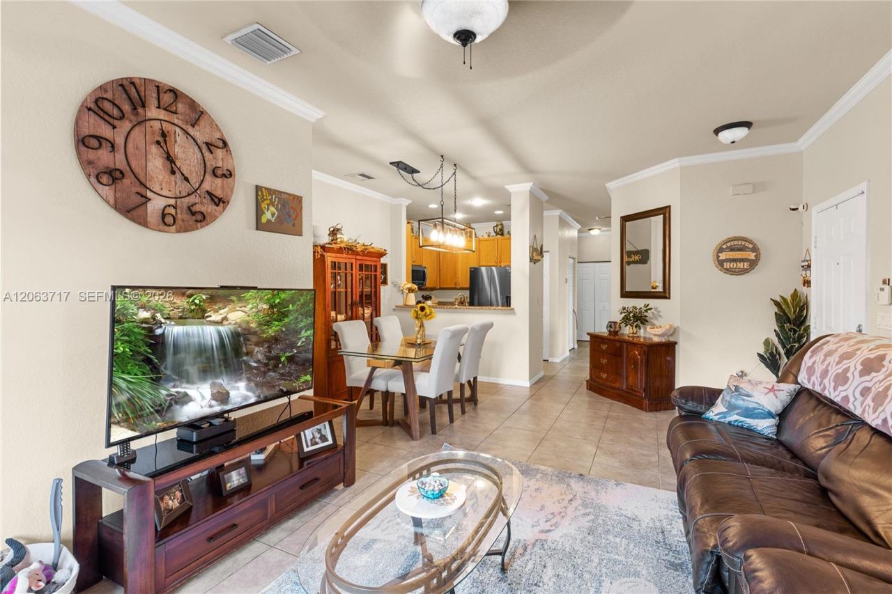 9052 Plymouth Pl, Unit 9052, Tamarac, FL 33321 Photo